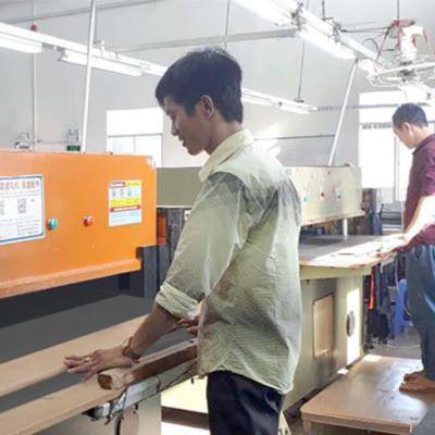 検品・仕上げ工程（出荷前チェック）